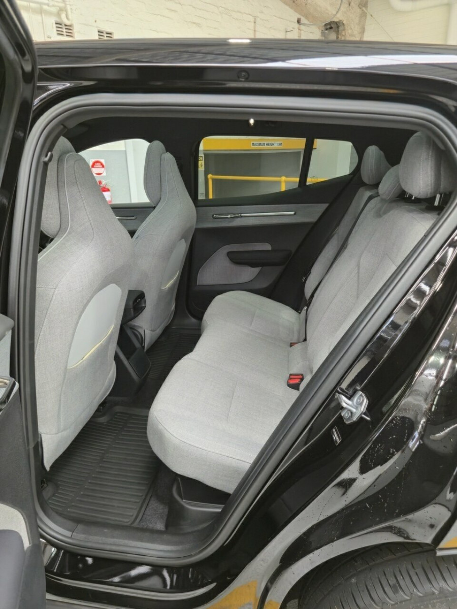 2025 Volvo EX30  Twin Motor Performance Ultra SUV Image 20