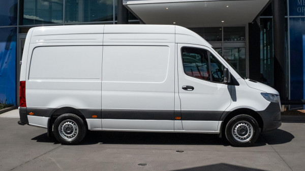 2026 Mercedes-Benz Sprinter VS30 315CDI Bus image 3