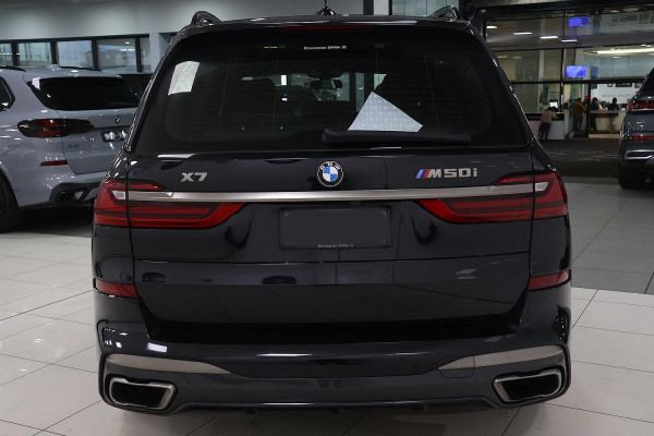 2022 BMW X7 G07 M50i SUV image 5