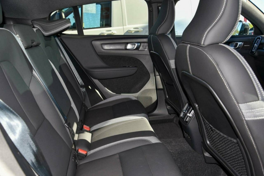 2023 Volvo C40 XK Recharge Twin SUV Image 6