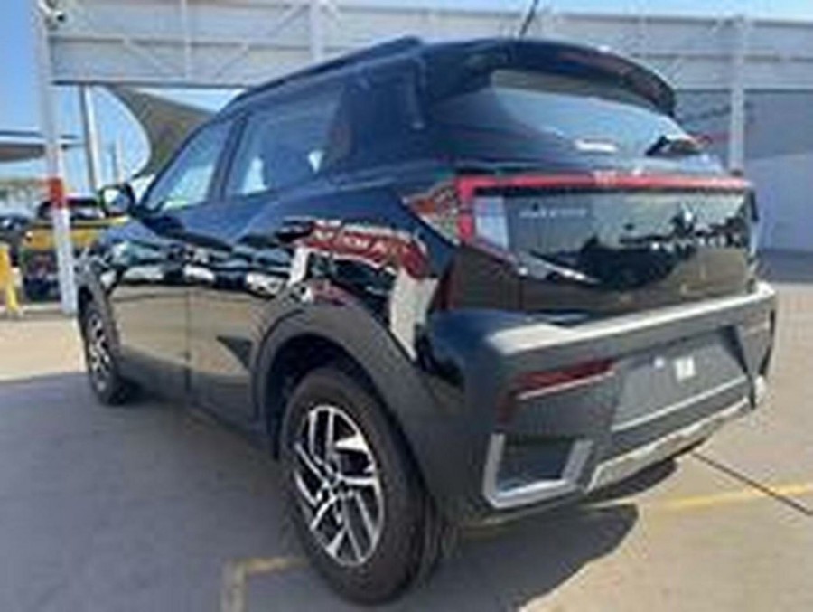 2025 Mahindra XUV3X0  AX5L SUV Image 6