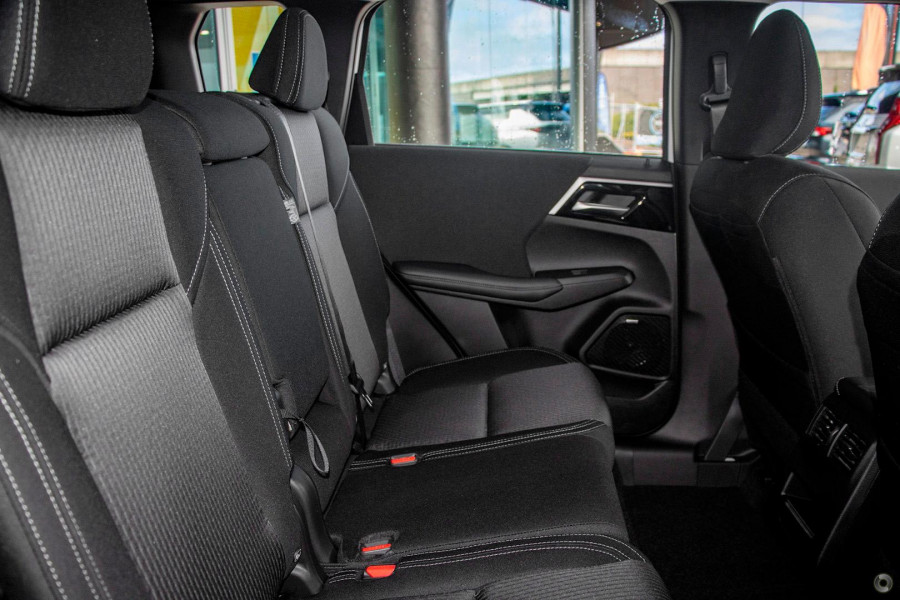 2025 Mitsubishi Outlander ZM ES SUV Image 7