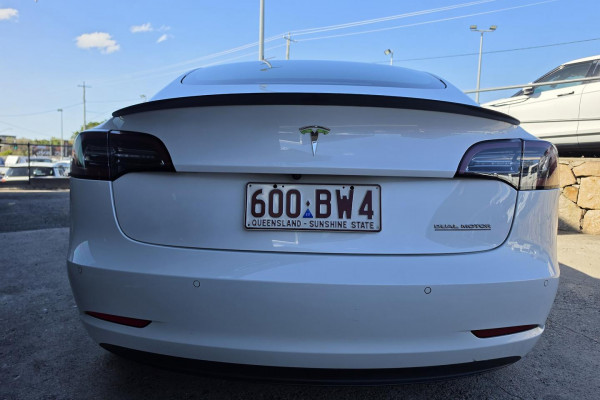 2021 Tesla Model 3  Performance Sedan Image 10