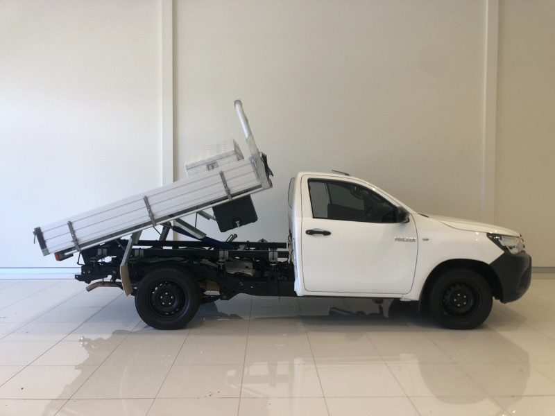 2016 Toyota HiLux GUN122R Turbo Workmate Cab chassis