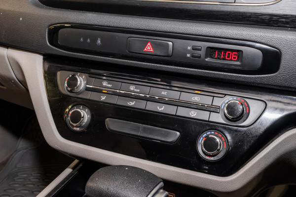 2018 MY19 Kia Carnival YP S Van image 16