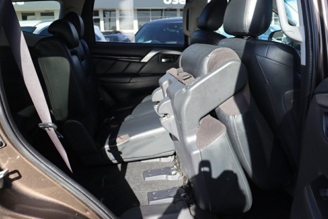 2017 Mitsubishi Pajero Sport QE GLX SUV Image 21