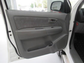 2011 MY10 Toyota HiLux KUN26R MY10 SR Cab chassis