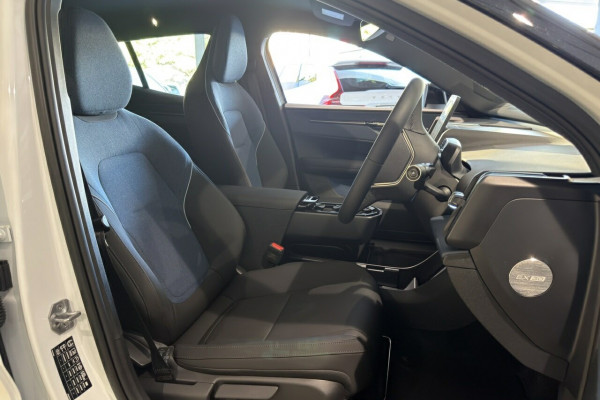 2026 Volvo EX30  Single Motor Extended Range Plus SUV Image 10