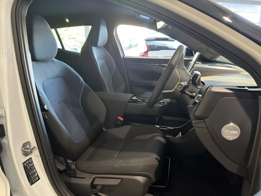 2026 Volvo EX30  Single Motor Extended Range Plus SUV Image 10