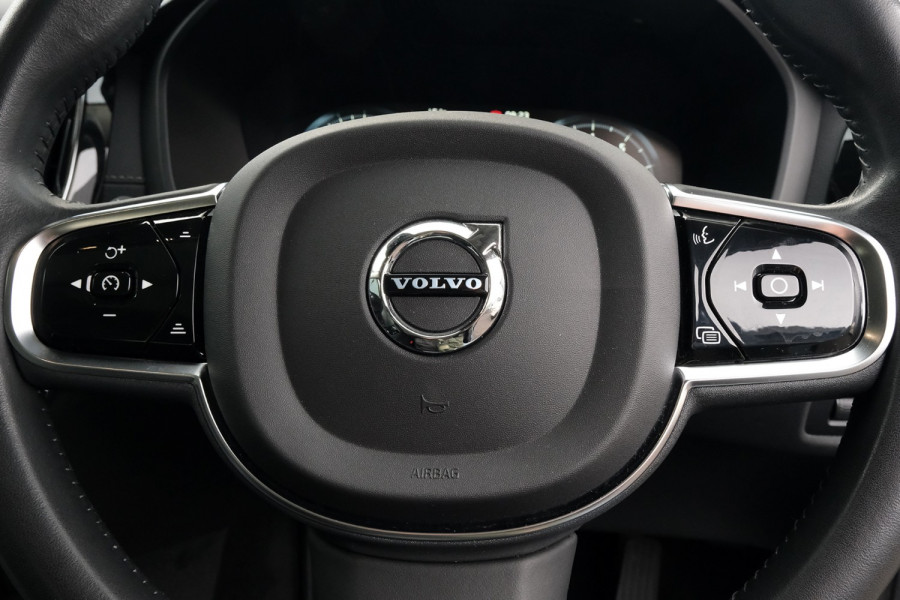 2022 Volvo S60  B5 Inscription Sedan Image 10