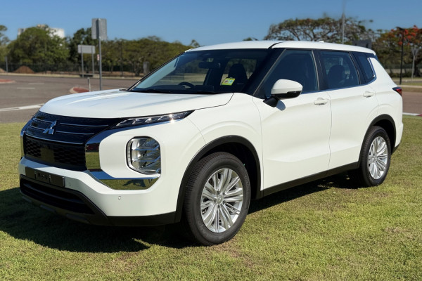 2024 Mitsubishi Outlander ZM ES SUV