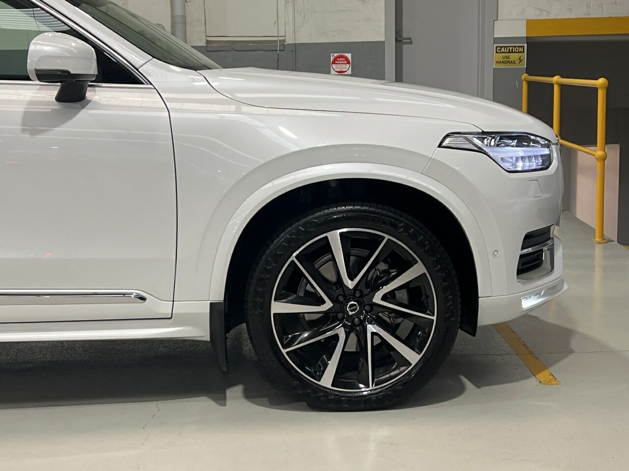 2023 Volvo XC90 L Series MY23 Ultimate B6 Geartronic AWD Bright Wagon Image 6