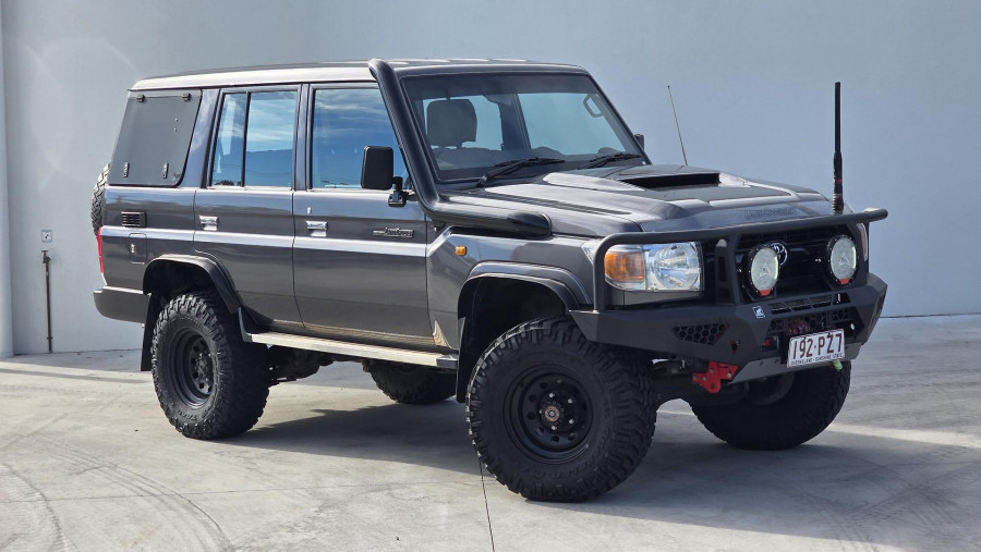 2022 Toyota LandCruiser VDJ76R WorkMate SUV Image 1