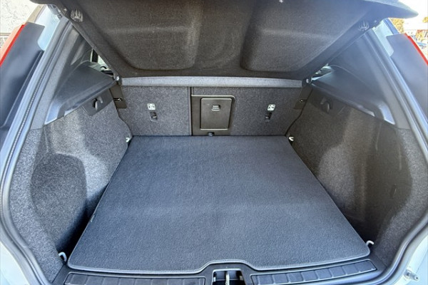 2021 MY22 Volvo XC40 XZ Recharge Pure Electric SUV Image 11