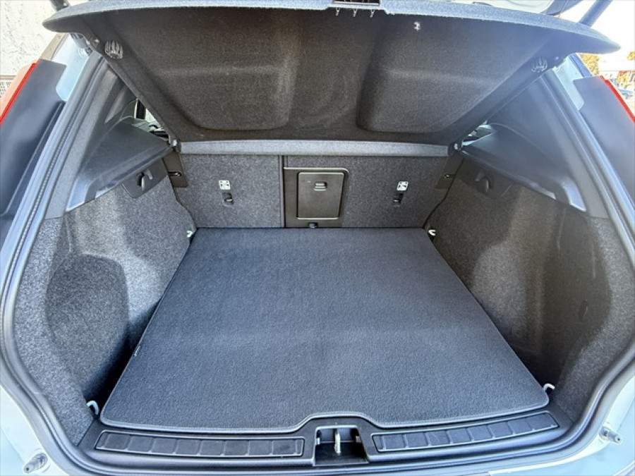 2021 MY22 Volvo XC40 XZ Recharge Pure Electric SUV Image 11