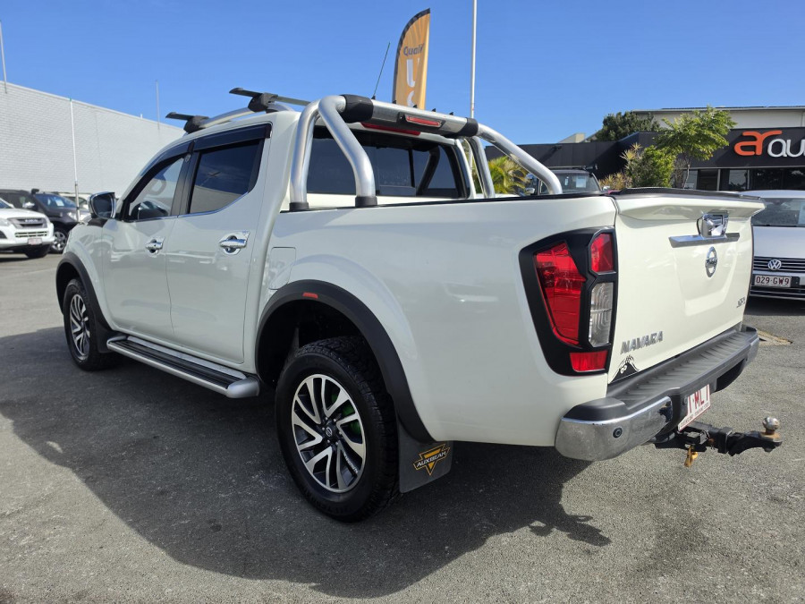 2018 Nissan Navara D23 Series 3 ST-X King Cab Pickup Image 9