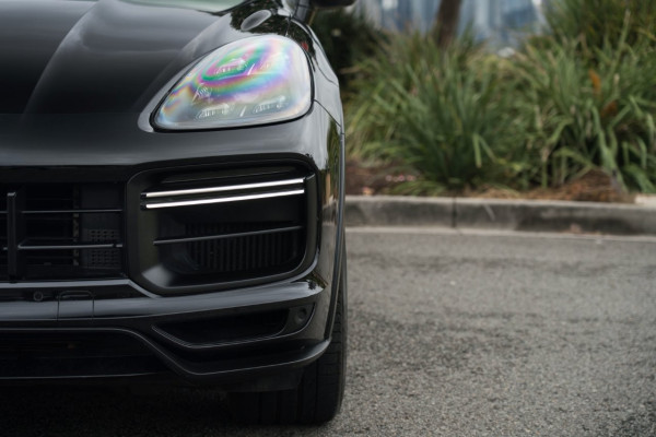 2022 Porsche Cayenne Turbo GT Coupe Image 8