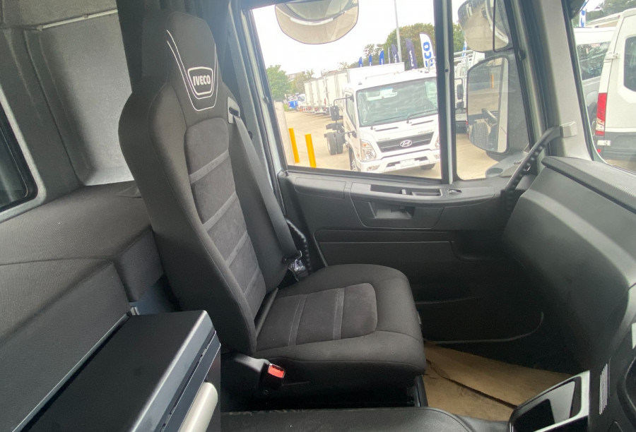 2022 Iveco Stralis 4x2 AT190S36/FP-D Cab chassis