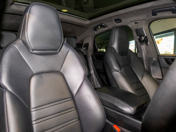 2024 Porsche Cayenne GTS SUV image 11