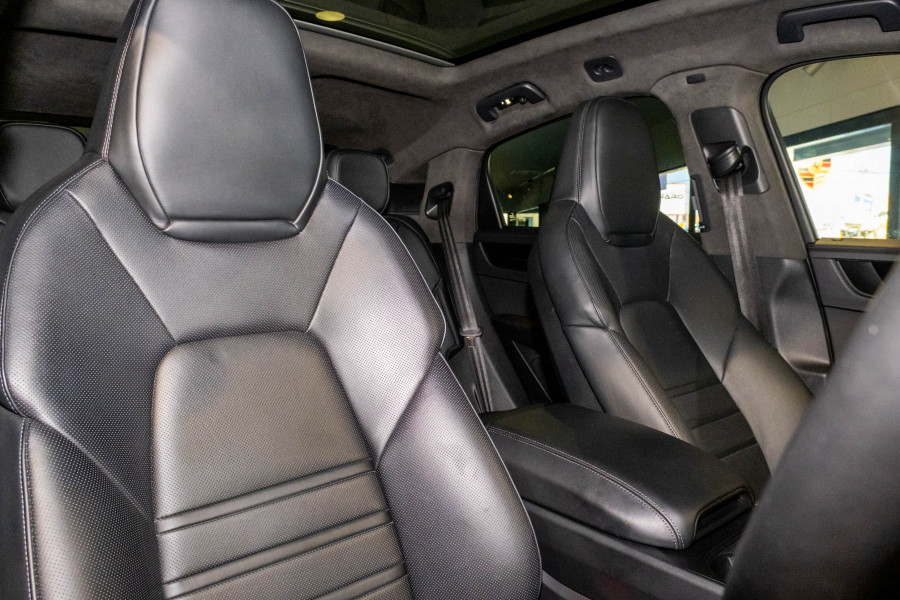 2024 Porsche Cayenne GTS SUV