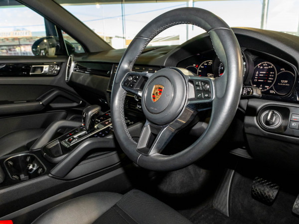 2022 MY23 Porsche Cayenne SUV image 14
