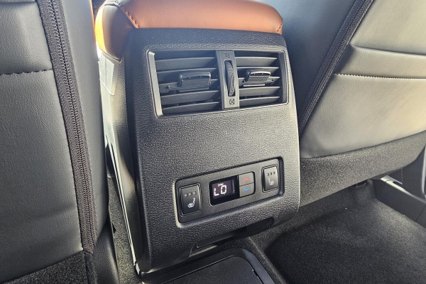 2024 Mitsubishi Outlander ZM PHEV Exceed Tourer SUV Image 11