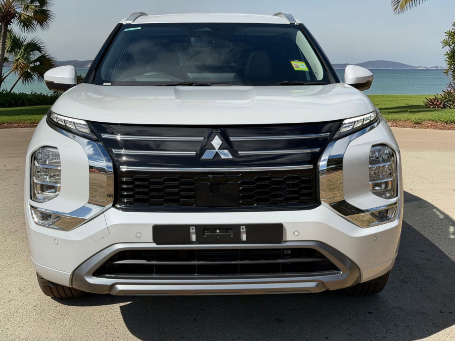2025 Mitsubishi Outlander ZM Exceed SUV Image 2
