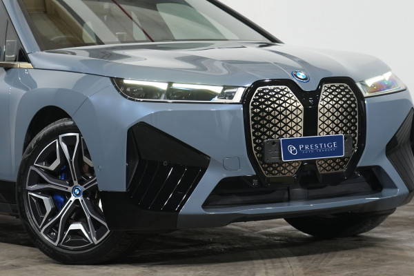 2022 BMW iX xDrive40 SUV image 2