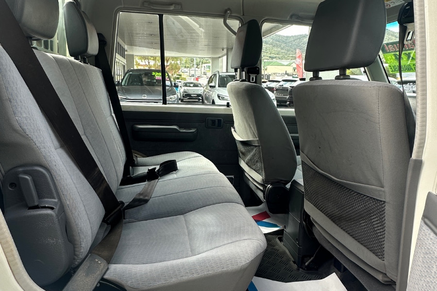2020 Toyota LandCruiser VDJ79R GXL Double-Cab Cab-Chassis Image 13