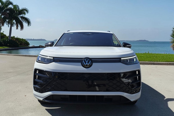 2025 MY26 Volkswagen Tayron R4 195TSI R-Line SUV Image 6