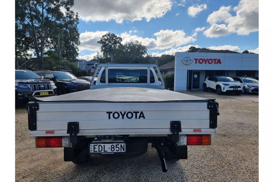2019 Toyota HiLux TGN121R Workmate Cab Chassis Image 6