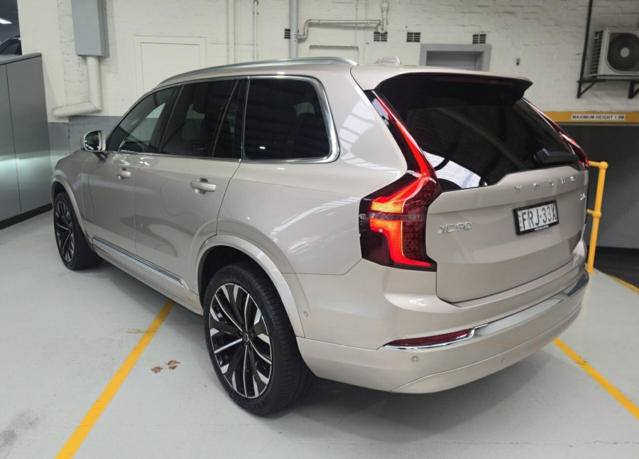 2024 MY25 Volvo XC90 L Series Ultra B5 Bright SUV Image 3