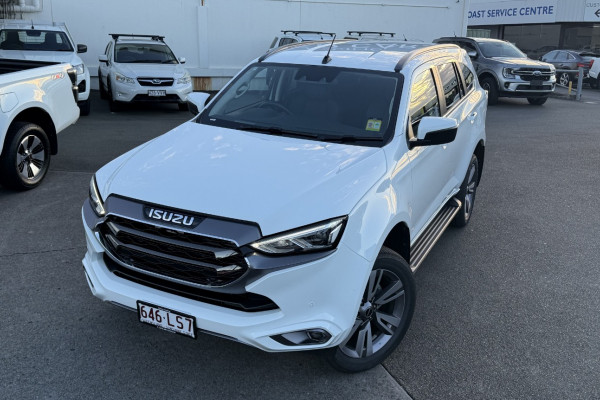 2024 Isuzu MU-X RJ LS-T SUV Image 5