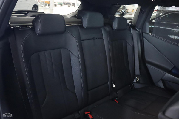 2025 BMW X3 G45 30e xDrive SUV image 12