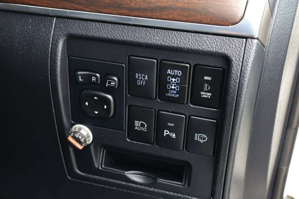 2016 Toyota LandCruiser VDJ200R Sahara SUV Image 18
