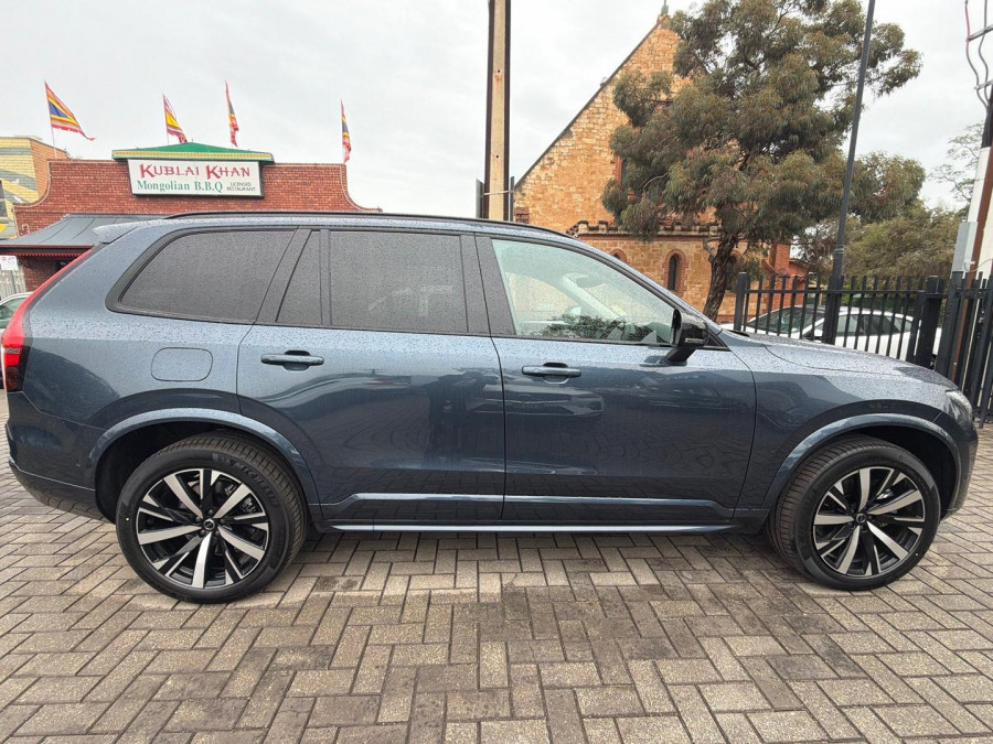 2025 MY26 Volvo XC90 L Series Plus T8 Plug-in Hybrid Dark SUV Image 13