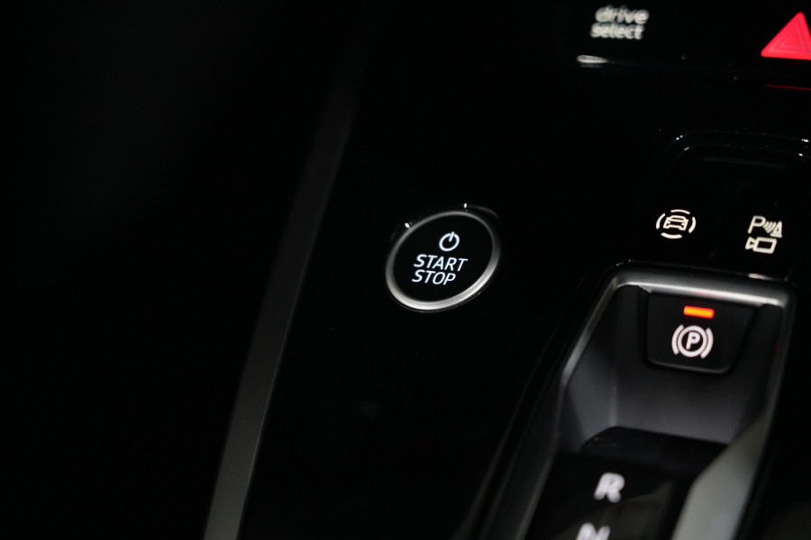 2025 Audi Q4 e-tron F4 45 SUV Image 20