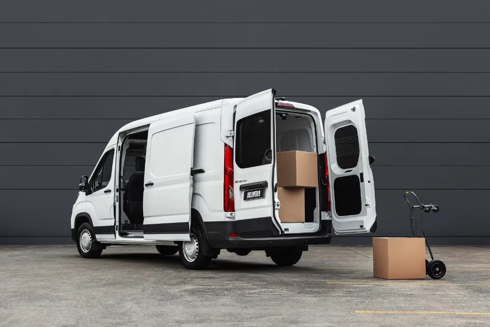 GIVE YOUR BUSINESSTHE LDV ADVANTAGE WITH DELIVER 9. Image