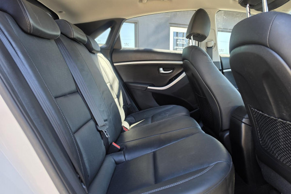 2015 MY16 Hyundai i30 GD3 Series II Active X Hatch Image 15