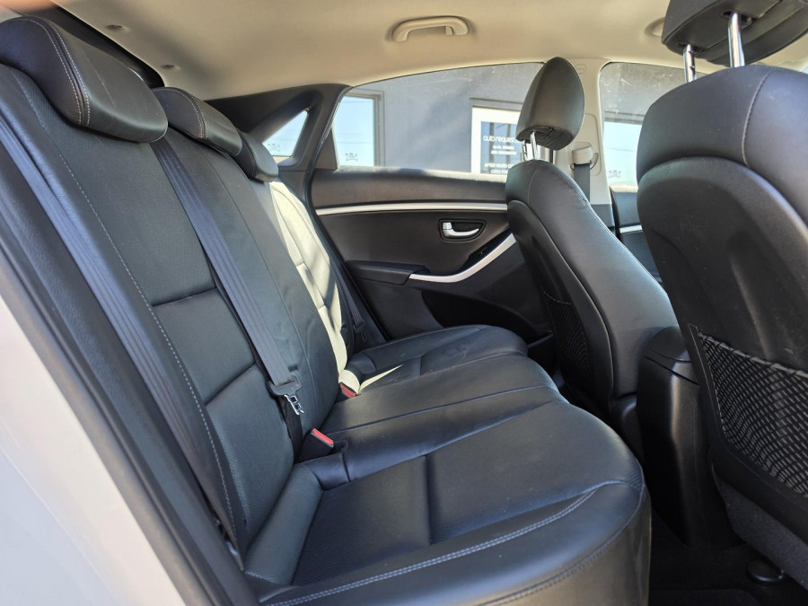 2015 MY16 Hyundai i30 GD3 Series II Active X Hatch Image 15