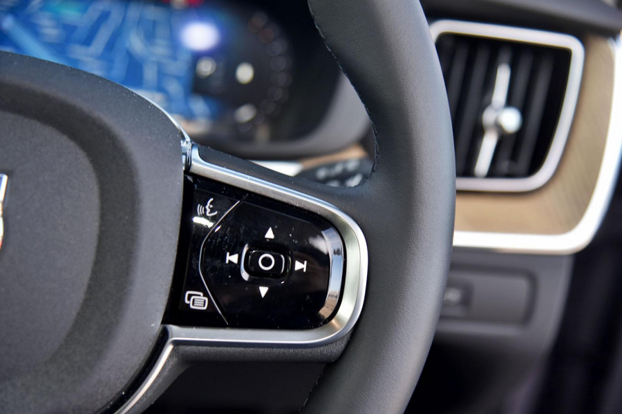 2025 MY26 Volvo XC60 UZ Plus B5 Bright SUV Image 15