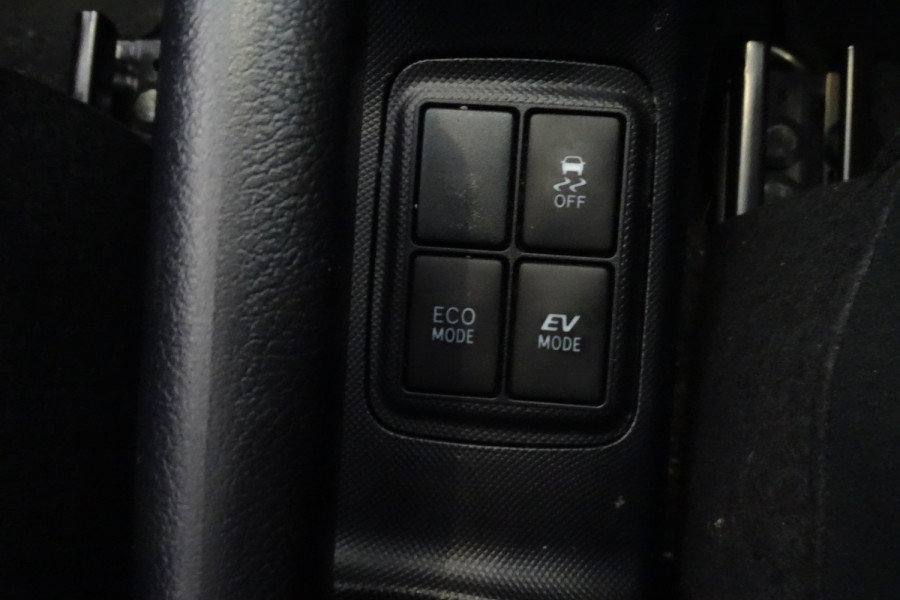 2018 Toyota Prius C NHP10R Hatch Image 26