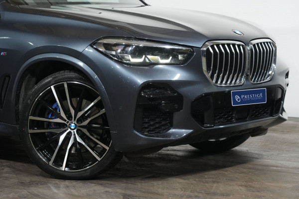 2022 BMW X5 xDrive30d SUV Image 2