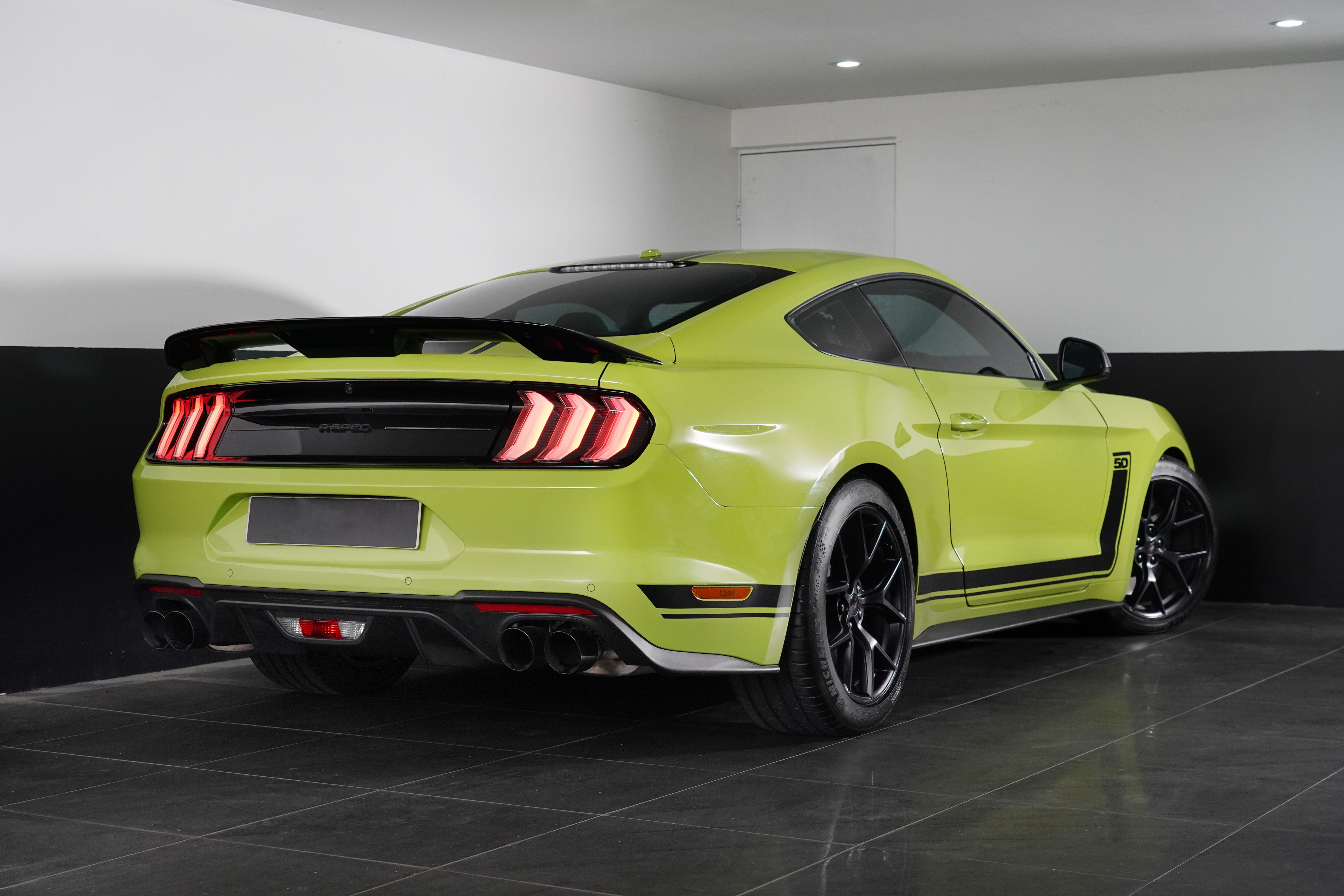 2020 Ford Mustang R-Spec Coupe Image 14