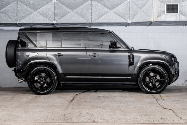 2026 Land Rover Defender L663 110 P425 X SUV image 3