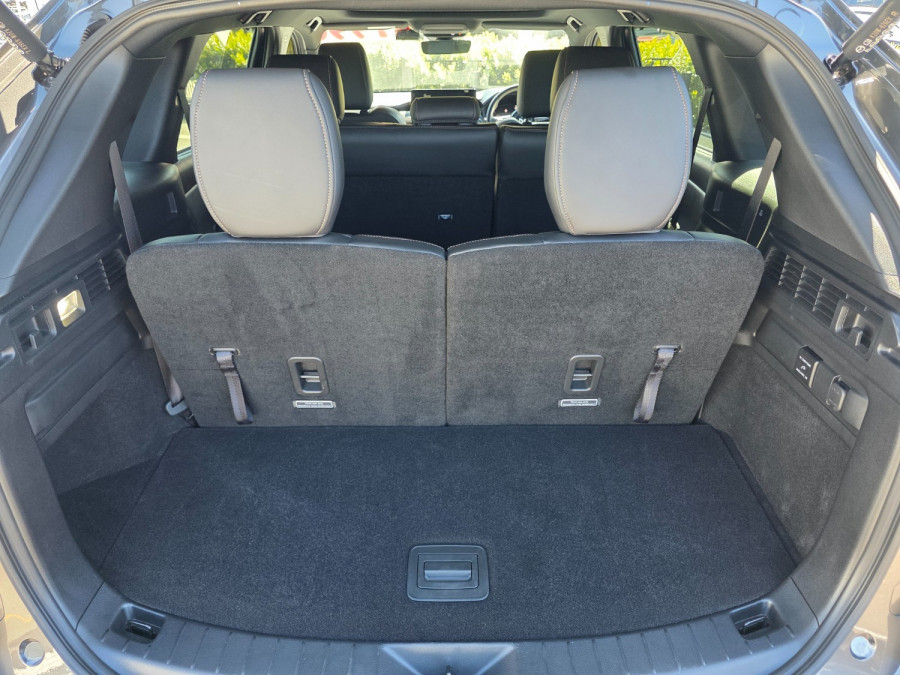 2025 Mazda CX-80 KL G40e Azami SUV Image 8