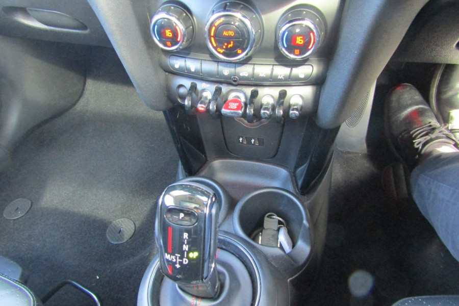 2020 MINI Hatch back Hatch Image 8