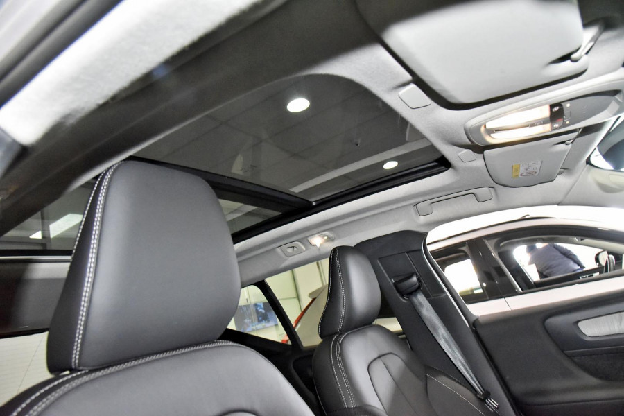 2025 MY26 Volvo XC40 XZ Plus B4 SUV Image 19