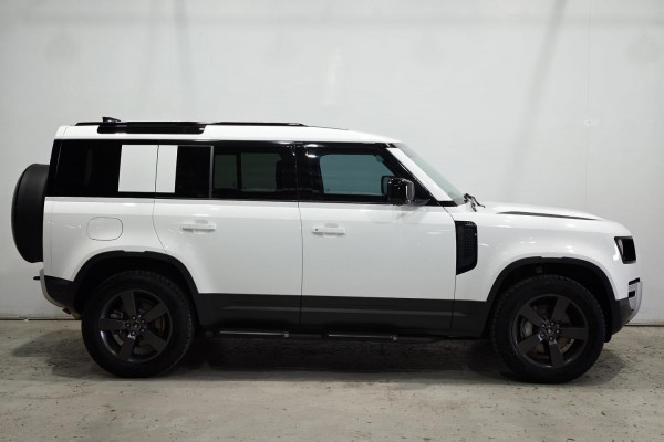 2025 MY25.5 Land Rover Defender L663 110 P400 S SUV Image 5
