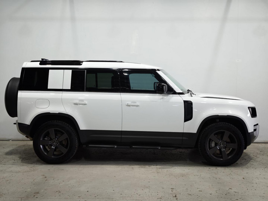 2025 MY25.5 Land Rover Defender L663 110 P400 S SUV Image 5